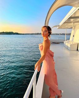 Gabby Murray feet photo thumbnail