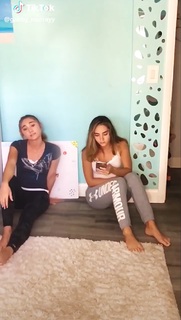 Gabby Murray feet photo thumbnail