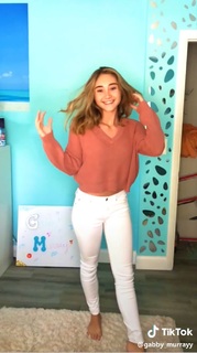 Gabby Murray feet photo thumbnail