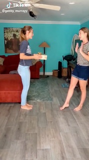 Gabby Murray feet photo thumbnail