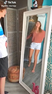 Gabby Murray feet photo thumbnail