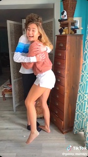 Gabby Murray feet photo thumbnail