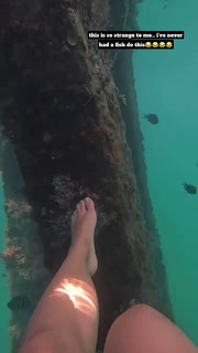 Gabby Murray feet photo thumbnail