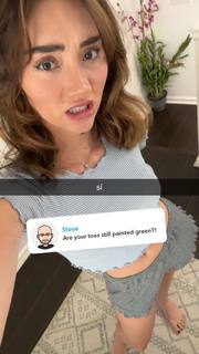 Gabby Murray feet photo thumbnail