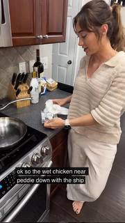 Gabby Murray feet photo thumbnail