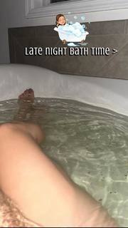 Gabby Murray feet photo thumbnail