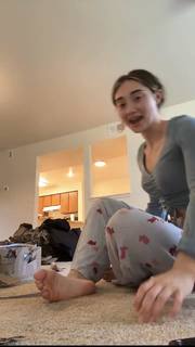 Gabby Murray feet photo thumbnail