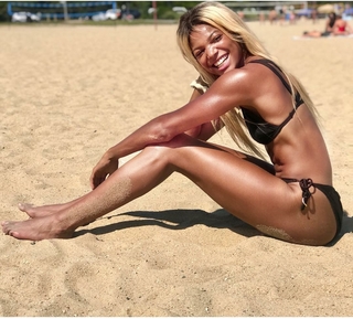 Gabby Thomas feet photo 6