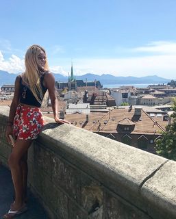 Gabby Thomas feet photo 16
