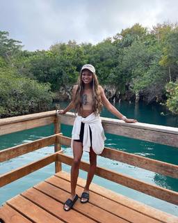 Gabby Thomas feet photo 15
