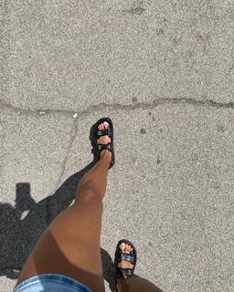 Gabby Thomas feet photo 10