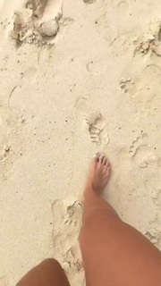 Gabi Lopes feet photo 3