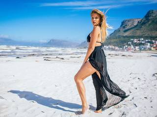Gabi Lopes feet photo 2