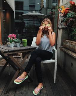 Gabi Lopes feet photo 20