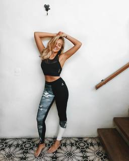 Gabi Lopes feet photo 5