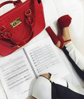 Gabi Martins feet photo thumbnail