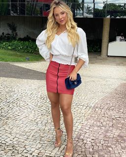 Gabi Martins feet photo thumbnail