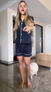 Gabi Martins feet photo thumbnail