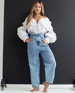 Gabi Martins feet photo thumbnail