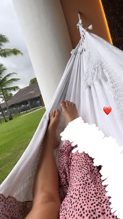 Gabi Martins feet photo thumbnail