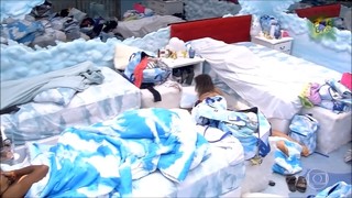 Gabi Martins feet photo thumbnail