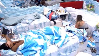 Gabi Martins feet photo thumbnail