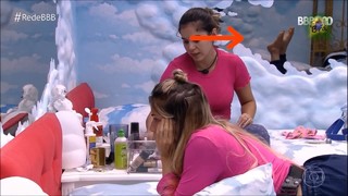 Gabi Martins feet photo thumbnail