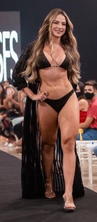 Gabi Martins feet photo thumbnail