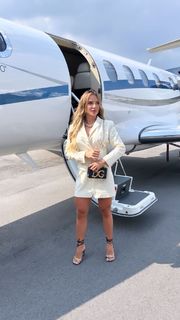 Gabi Martins feet photo thumbnail