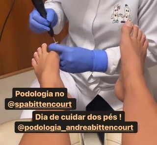 Gabi Martins feet photo thumbnail