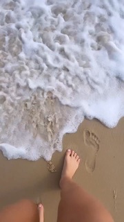 Gabi Martins feet photo thumbnail