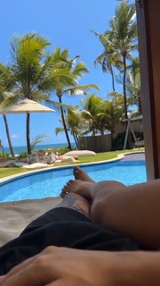 Gabi Martins feet photo thumbnail