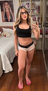 Gabi Martins feet photo thumbnail