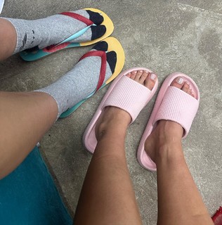 Gabi Martins feet photo thumbnail