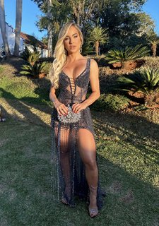 Gabi Martins feet photo thumbnail