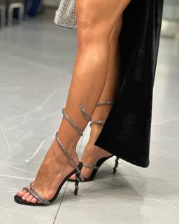 Gabi Martins feet photo thumbnail