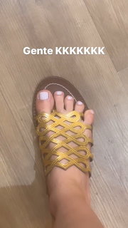 Gabi Martins feet photo thumbnail