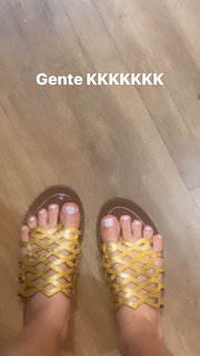 Gabi Martins feet photo thumbnail