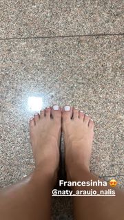 Gabi Martins feet photo thumbnail