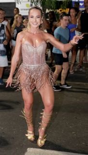 Gabi Martins feet photo thumbnail