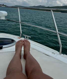 Gabi Martins feet photo thumbnail