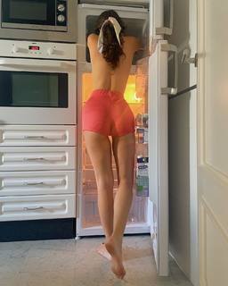 Gabriela Andrada feet photo 13