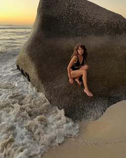 Gabriela Andrada feet photo 17