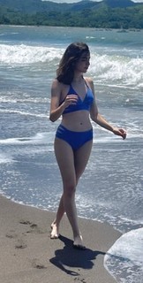 Gabriela Bee feet photo 1