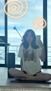 Gabriela Bee feet photo 18