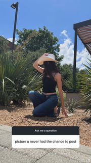 Gabriela Bee feet photo 3