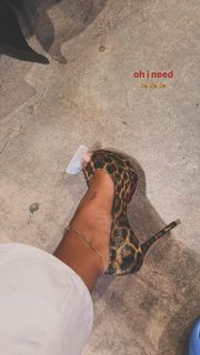Gabriela Moura feet photo 2