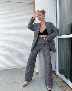 Gabriela Prioli feet photo thumbnail