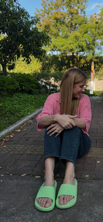 Gabriela Prioli feet photo thumbnail