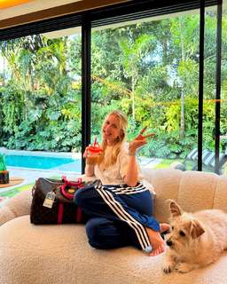 Gabriela Prioli feet photo thumbnail